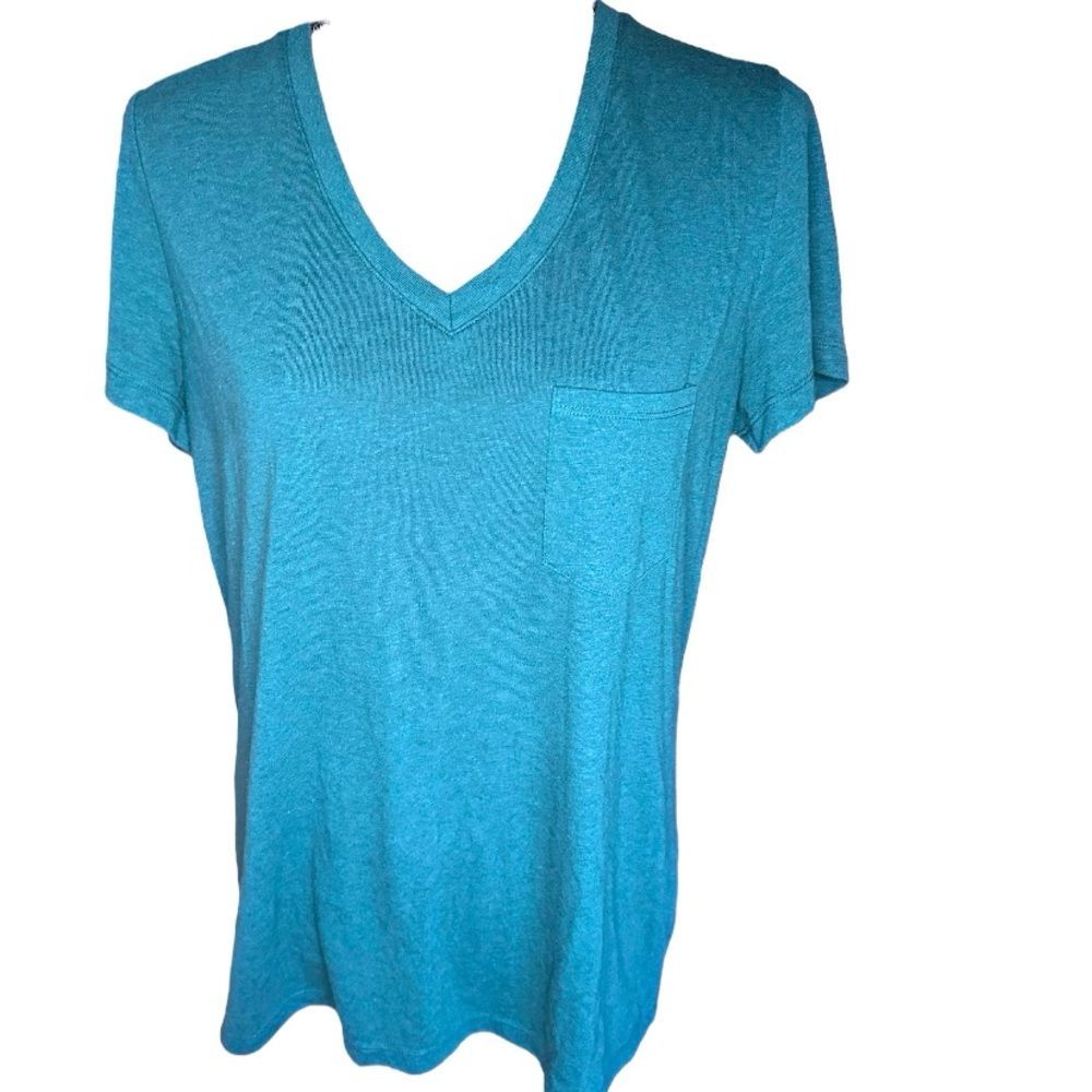 Universal Thread Tee